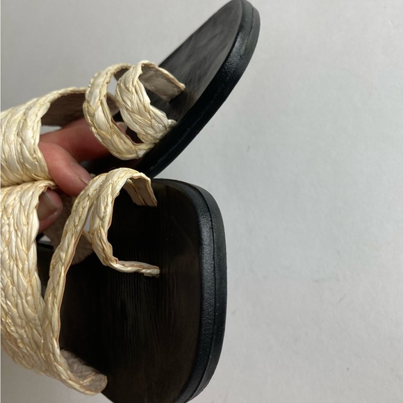 New Journee Collection Ivory Straw Weaving Flip Flops Sandals size 7.5 - Picture 12 of 12
